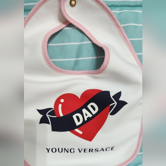 Authentic VERSACE YOUNG BABY SET 9M  WITH TAG WITH BOX - Picture 5 of 10